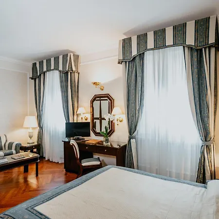 드 라 빌 호텔 4*