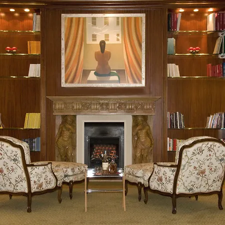 드 라 빌 호텔 4*