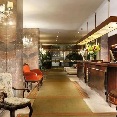 드 라 빌 호텔 4*