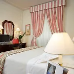 Hotel De La 4*
