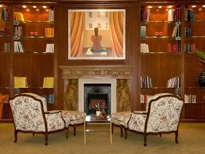Hotel De La 4*